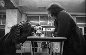 1971 Koruna Dva vlasatci na pivu